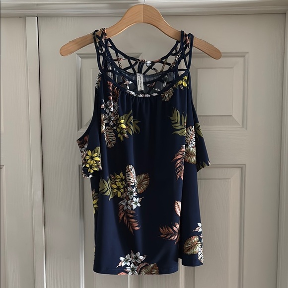 PerSeption Concept Blue and Yellow Cut Out Short Sleeve Blouse - Picture 3 of 4